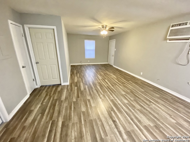 Listing photo id 14 for 430 Formosa Blvd W 1