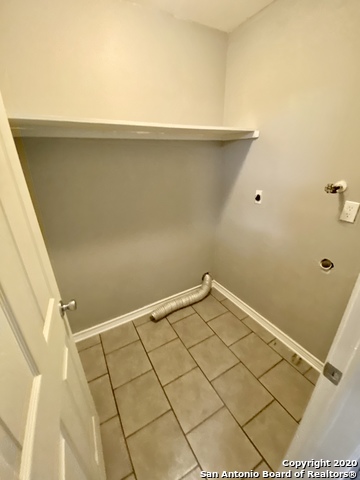 Listing photo id 15 for 430 Formosa Blvd W 1