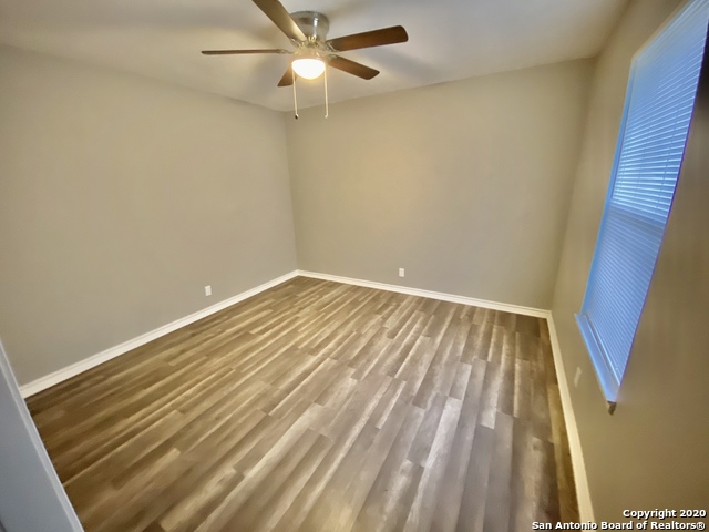 Listing photo id 3 for 430 Formosa Blvd W 1