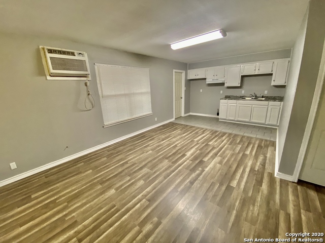 Listing photo id 7 for 430 Formosa Blvd W 1