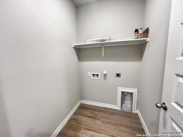 Listing photo id 5 for 1567 Terrys Gate