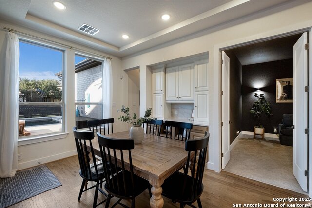 Listing photo id 16 for 2119 Kerrisdale Dr.