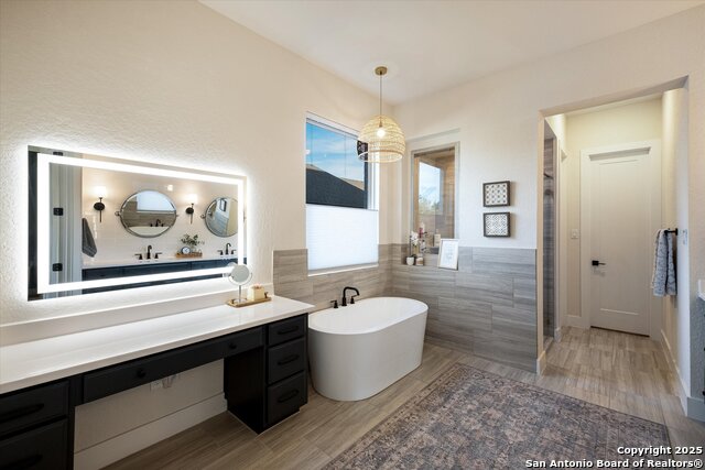 Listing photo id 22 for 2119 Kerrisdale Dr.