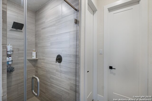 Listing photo id 23 for 2119 Kerrisdale Dr.