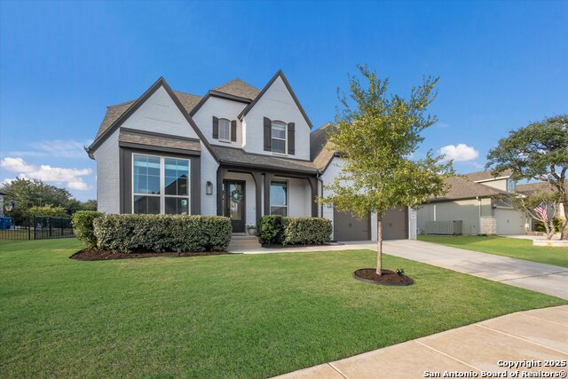 Listing photo id 1 for 2119 Kerrisdale Dr.