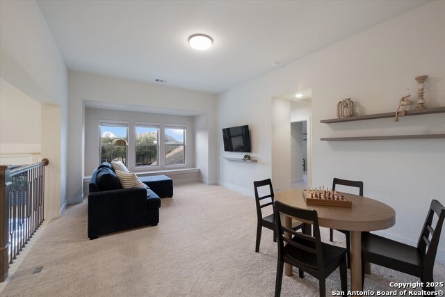 Listing photo id 31 for 2119 Kerrisdale Dr.