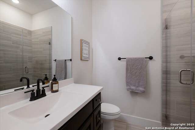 Listing photo id 33 for 2119 Kerrisdale Dr.