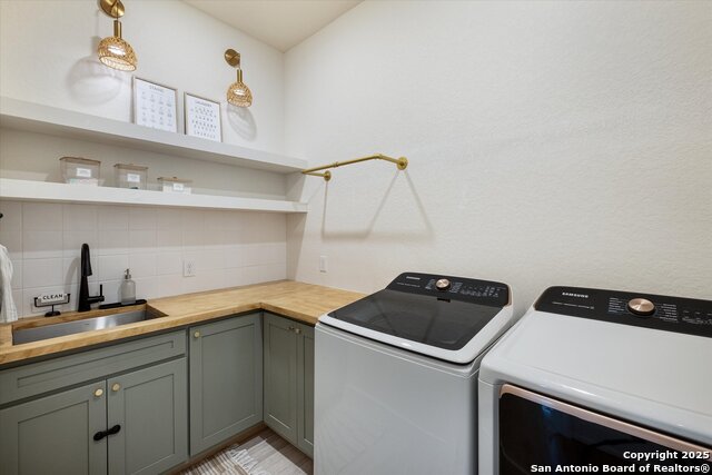 Listing photo id 35 for 2119 Kerrisdale Dr.