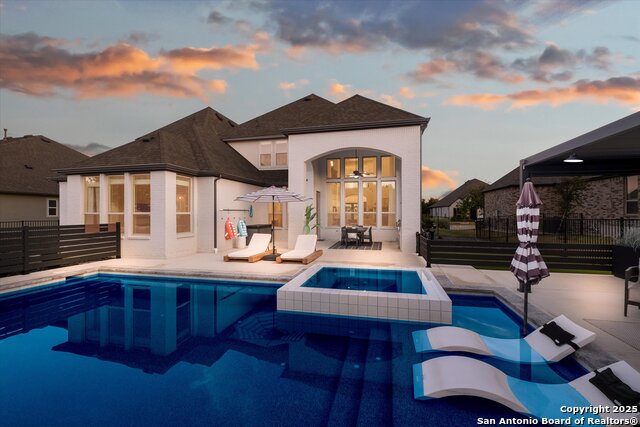 Listing photo id 42 for 2119 Kerrisdale Dr.