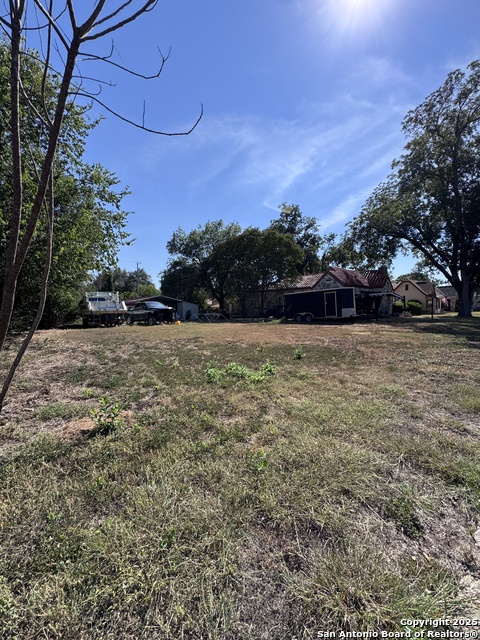 Image 12 of 13 For 817 Bismark