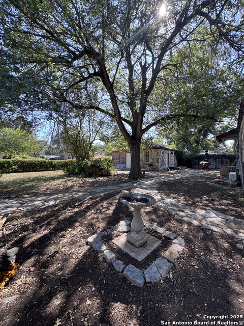 Image 13 of 13 For 817 Bismark