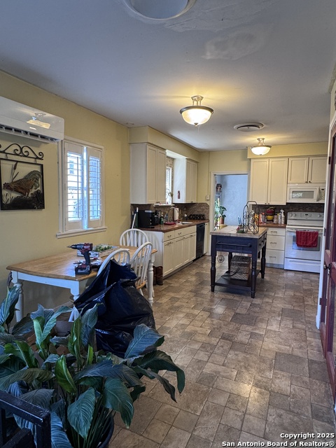 Image 7 of 13 For 817 Bismark