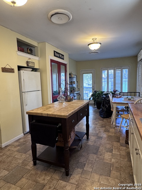 Image 8 of 13 For 817 Bismark