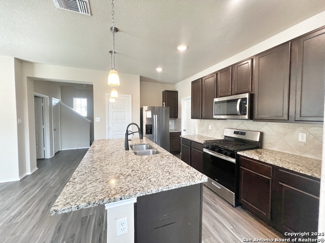 Listing photo id 4 for 1616 Stone House