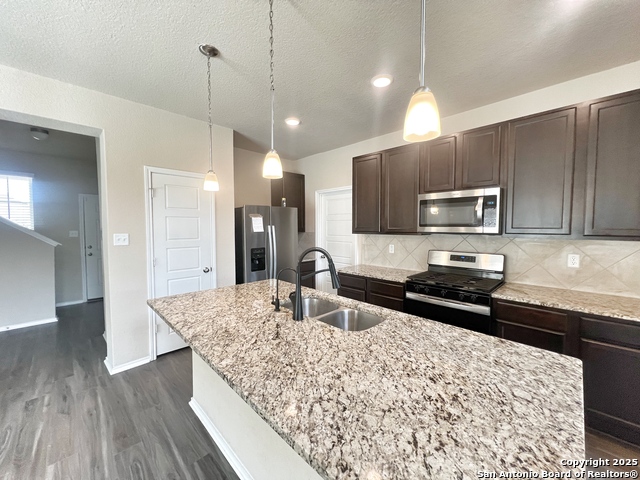 Listing photo id 5 for 1616 Stone House