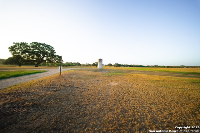 Listing photo id 31 for 1769 Fm 536