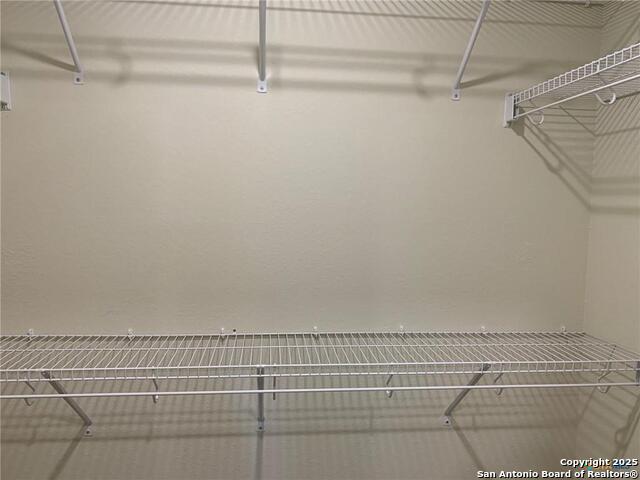 Listing photo id 9 for 3947 Turtle Creek