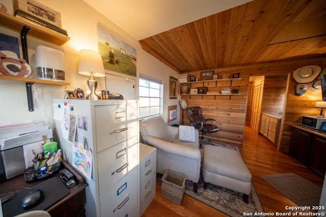 Listing photo id 14 for 1769 Fm 536