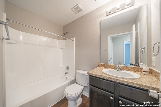 Listing photo id 10 for 3607 Southton