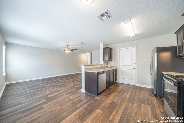 Listing photo id 2 for 3607 Southton