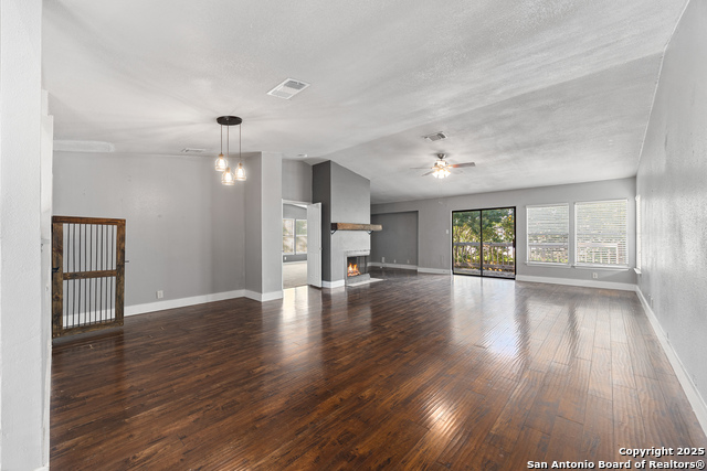 Listing photo id 11 for 9735 Fortune Ridge