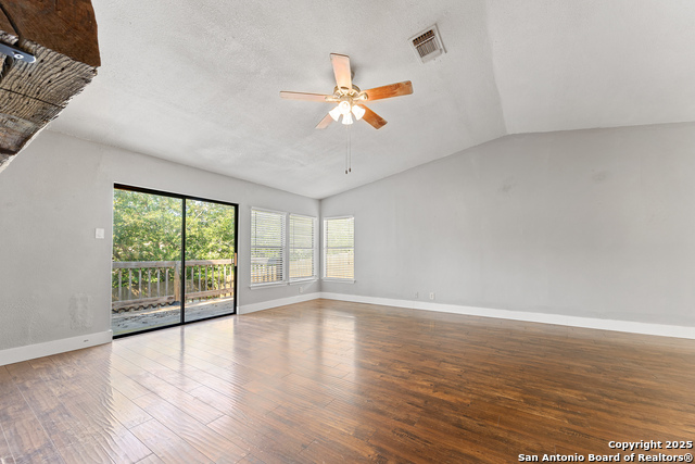 Listing photo id 12 for 9735 Fortune Ridge