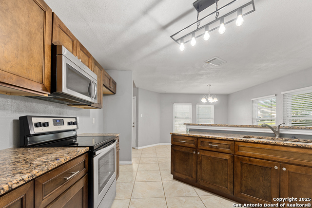 Listing photo id 14 for 9735 Fortune Ridge
