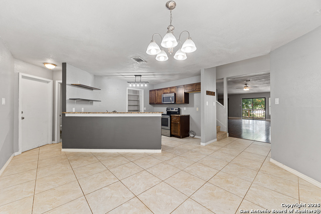 Listing photo id 15 for 9735 Fortune Ridge