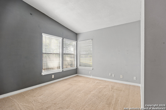 Listing photo id 23 for 9735 Fortune Ridge