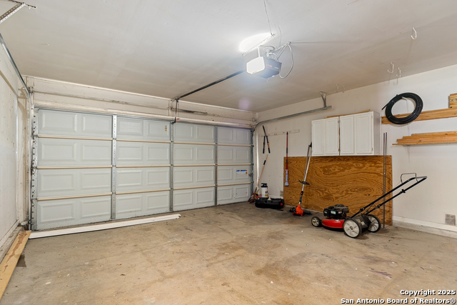 Listing photo id 41 for 9735 Fortune Ridge