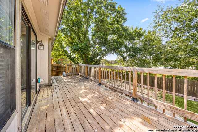 Listing photo id 42 for 9735 Fortune Ridge