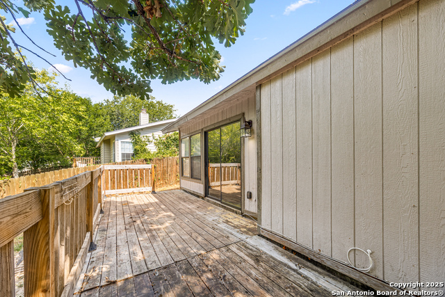 Listing photo id 43 for 9735 Fortune Ridge