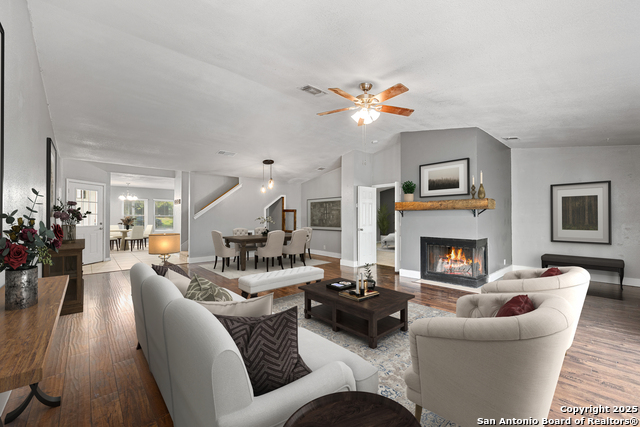 Listing photo id 3 for 9735 Fortune Ridge