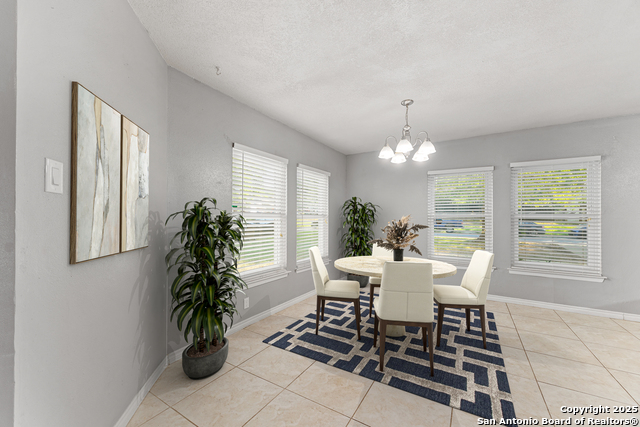 Listing photo id 4 for 9735 Fortune Ridge