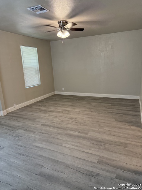 Listing photo id 0 for 1519 Whitman