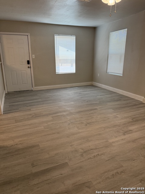 Listing photo id 1 for 1519 Whitman