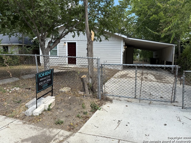 Listing photo id 5 for 1519 Whitman