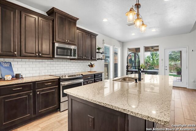 Image 11 of 30 For 2109 Range