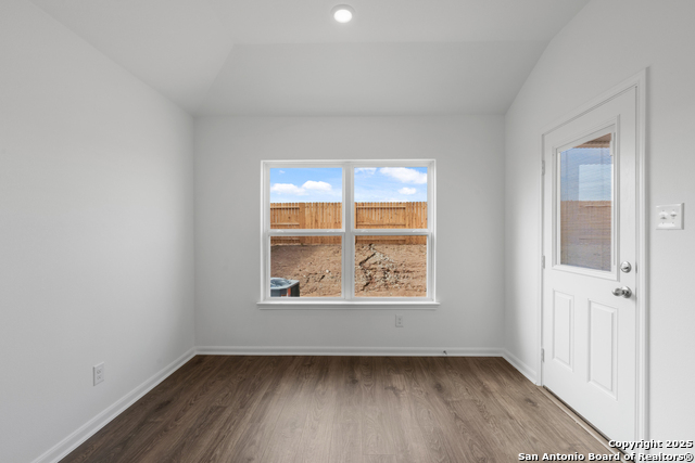 Image 11 of 33 For 16045 Delgado Hills