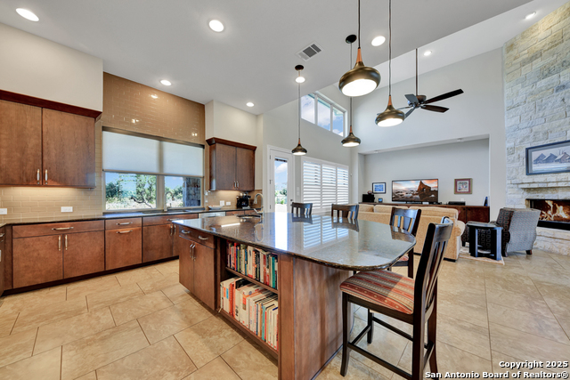 Image 15 of 44 For 422 Copper Crest