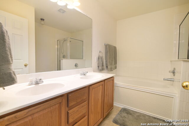 Image 14 of 28 For 3521 Whisper Knoll
