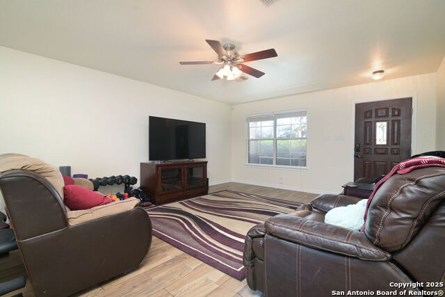 Image 4 of 28 For 3521 Whisper Knoll