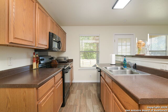 Image 8 of 28 For 3521 Whisper Knoll