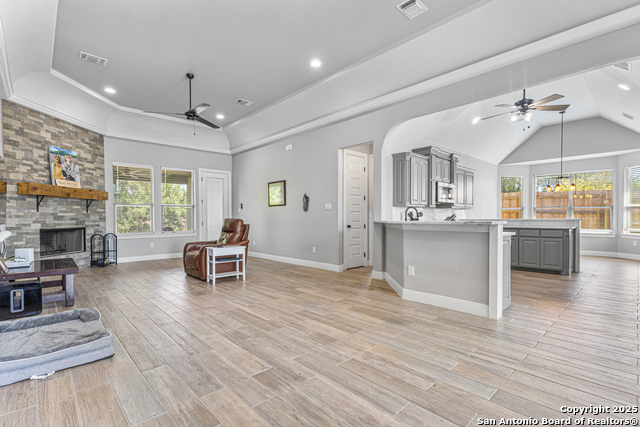 Image 11 of 39 For 291 Strasbourg