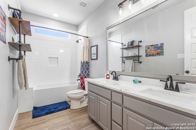 Image 33 of 39 For 291 Strasbourg