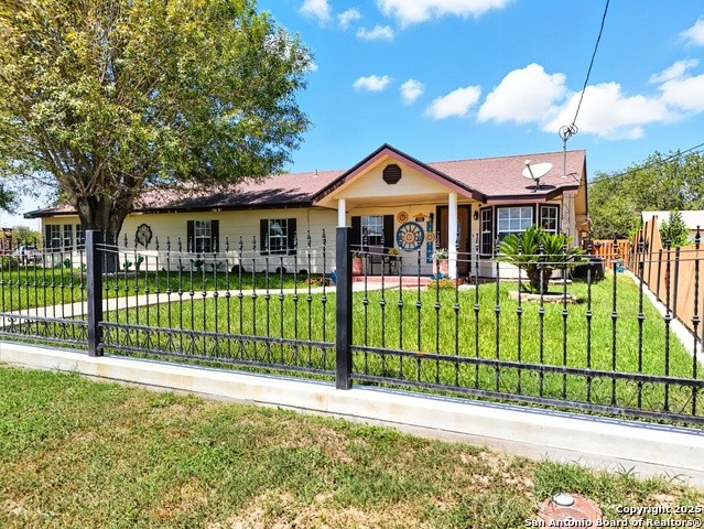 Details for 705 Starr  , Crystal City, TX 78839