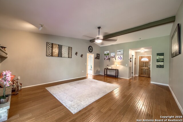 Listing photo id 10 for 16314 Falcon Hill