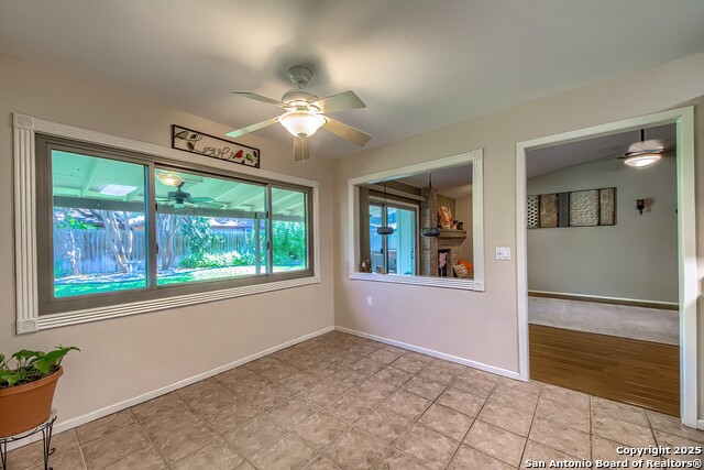 Listing photo id 12 for 16314 Falcon Hill