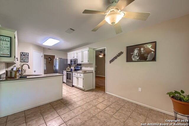 Listing photo id 13 for 16314 Falcon Hill