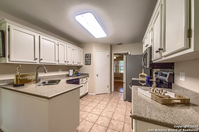 Listing photo id 14 for 16314 Falcon Hill
